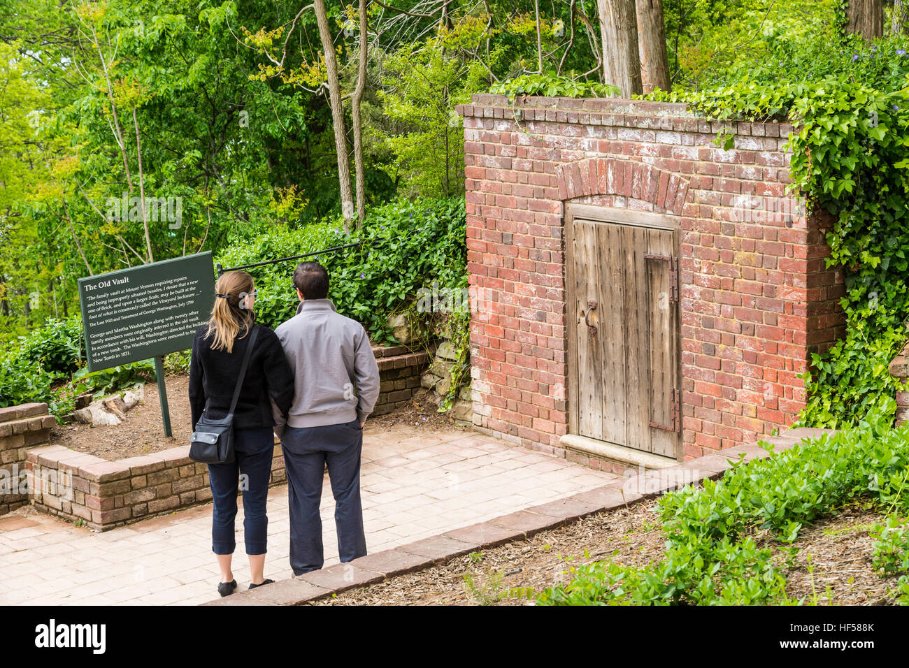 Washington tomb at Mount Vernon, Virginia Stock Photo Alamy