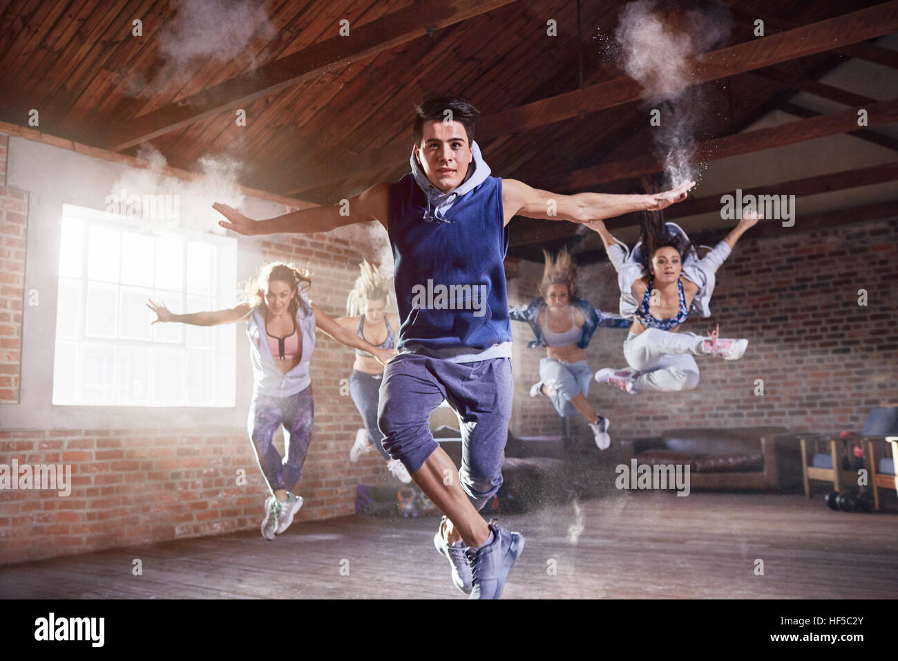 Man woman dancing hip hop hi-res stock photography and images - Alamy