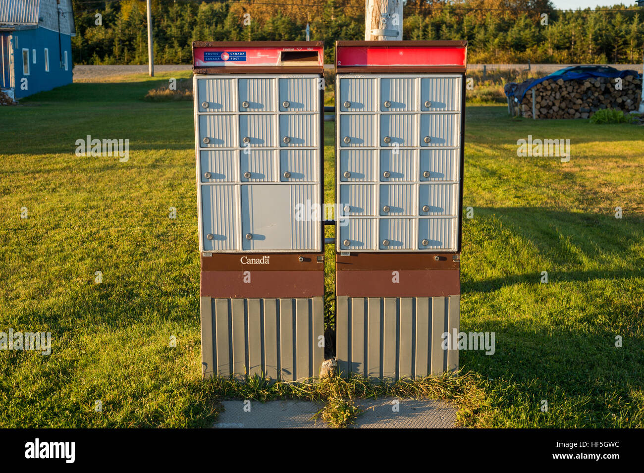 Canada Post Mailbox Stock Photos & Canada Post Mailbox Stock Images Alamy