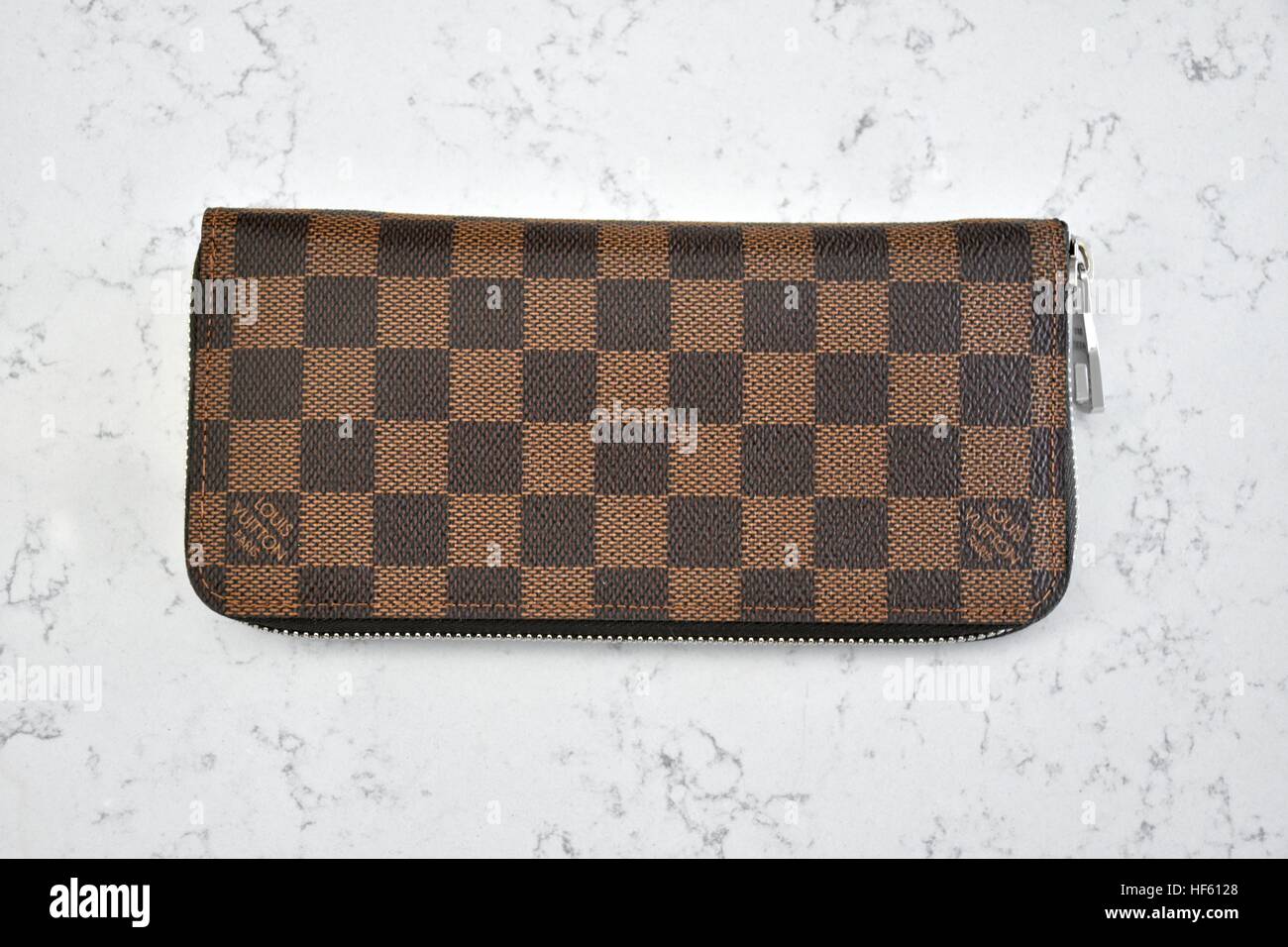 louis vuitton wallet brown checkered