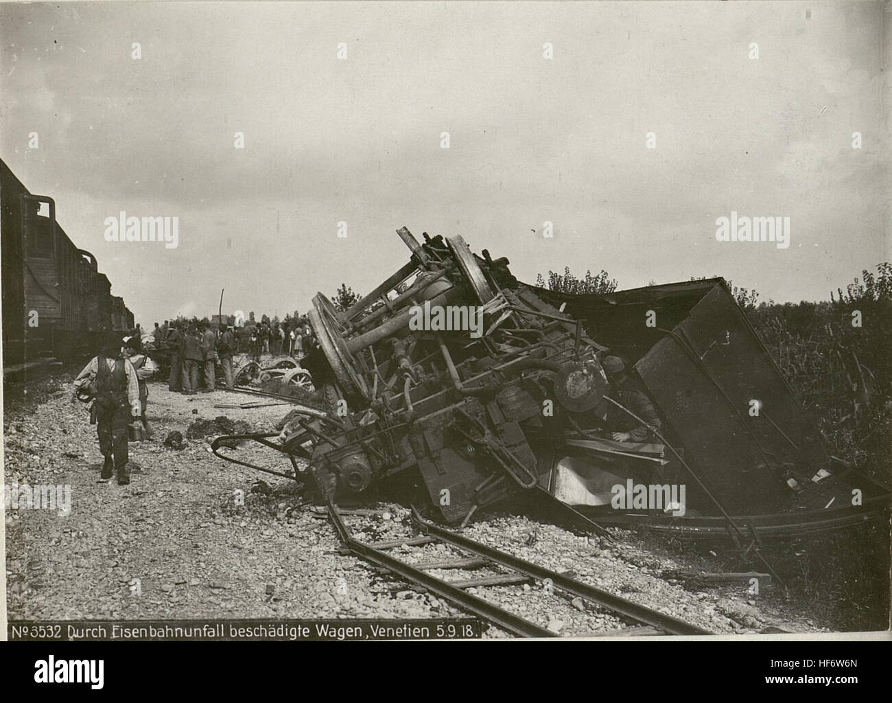 Durch Eisenbahnunfall beschädigte Wagen, Venetien 15624141) Stock Photo