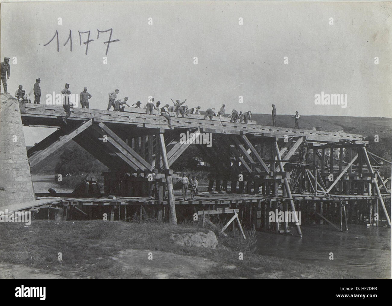 Bau der schw. Eisenbahnbrücke über den Sereth in Czortkow. 15730046) Stock Photo