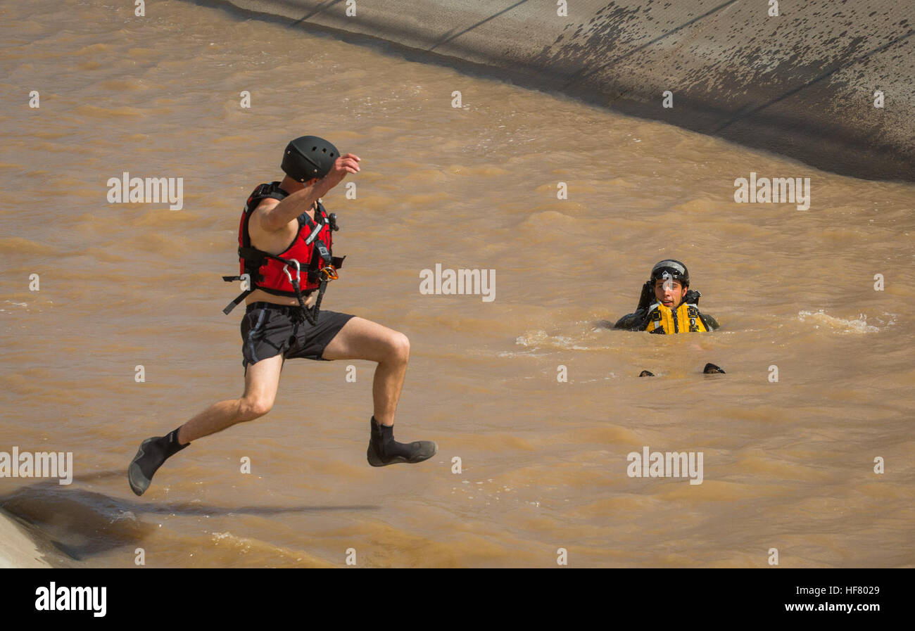 CBP Border Patrol Borstar members practice swift water rescue exercises ...