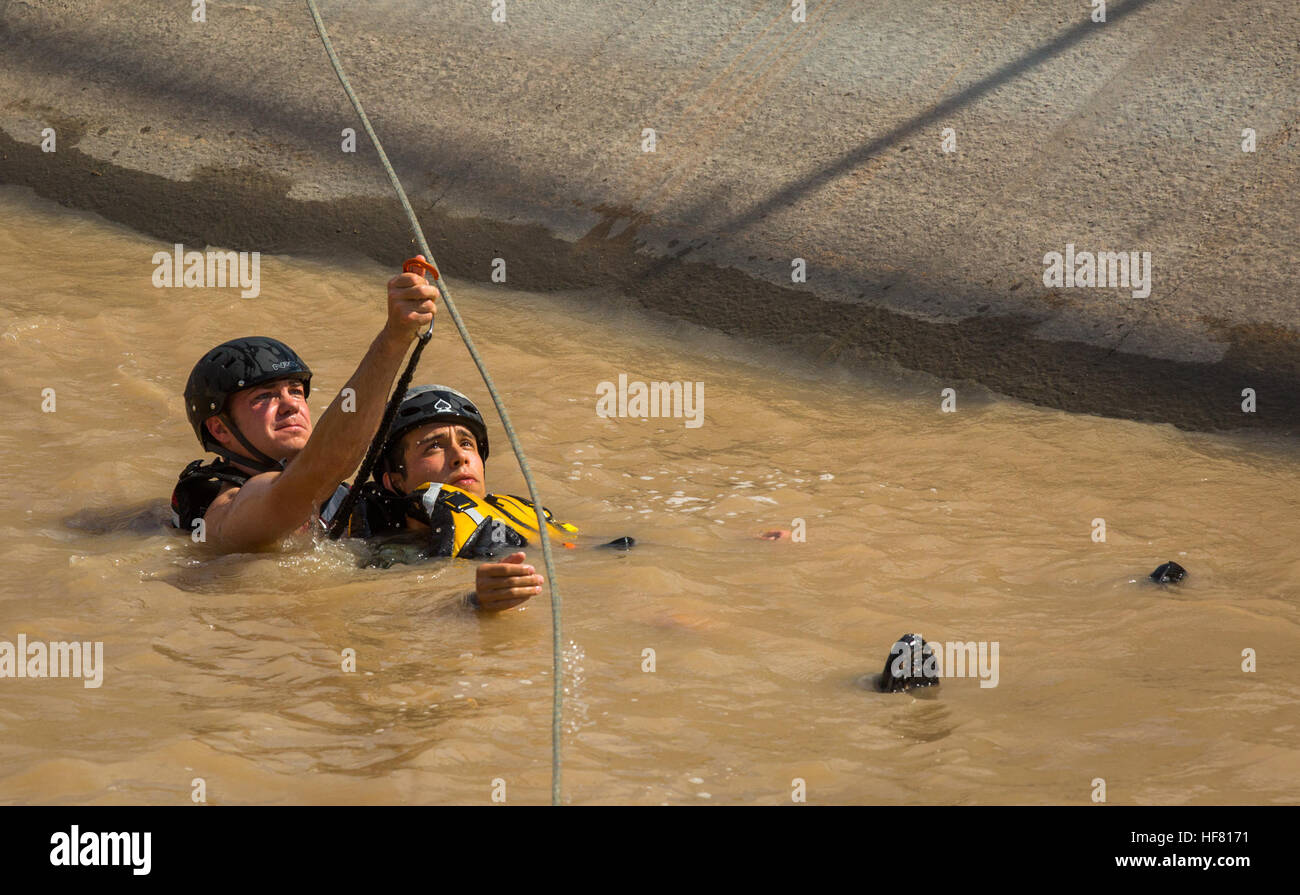 CBP Border Patrol BORSTAR members practice swift water rescue exercises ...