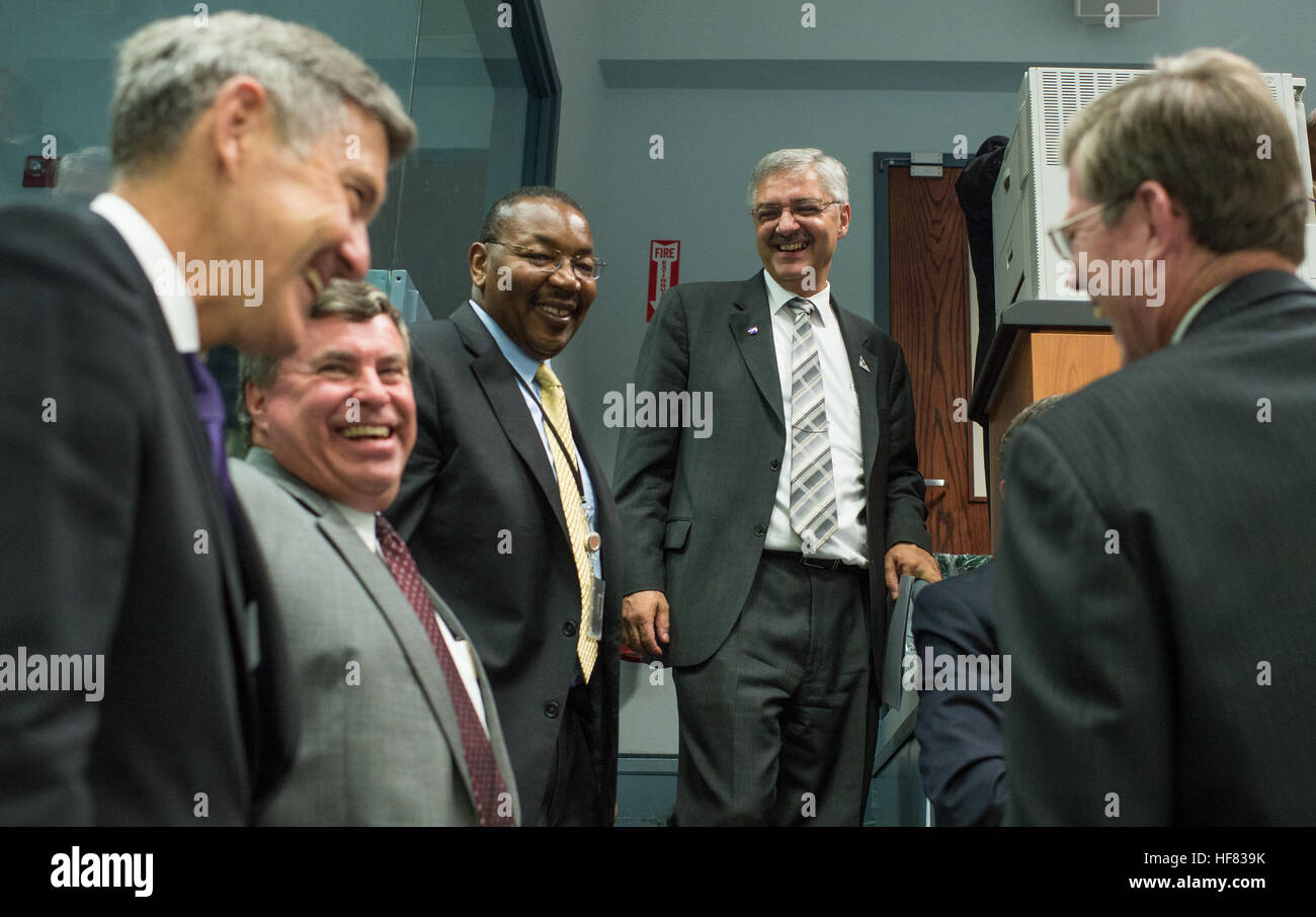 NASA officials Geoffrey Yoder and Robert Cabana celebrated the OSIRIS ...