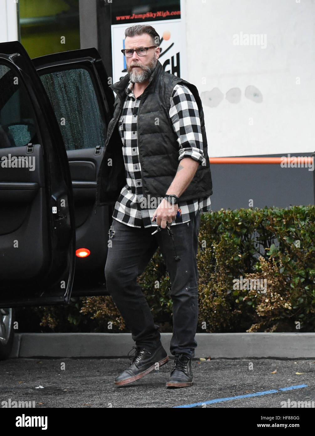 Dean McDermott takes his children to Sky High Sports trampoline park