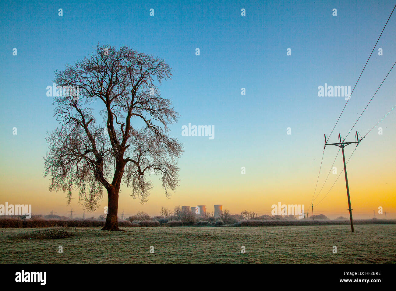 Power station cooling river trent hires stock photography and images