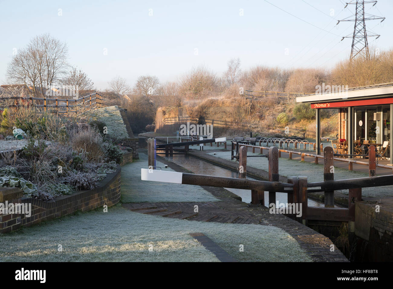 Chesterfield, UK. 28th Dec, 2016. Frosty start on the Chesterfield Canal Credit: Keith Larby/Alamy Live News Stock Photo
