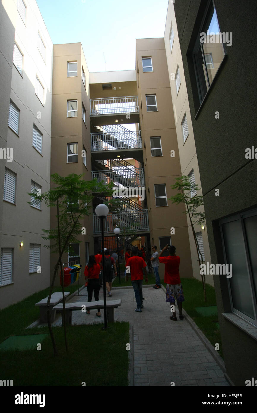 SÃO PAULO, SP - 29.12.2016: ENTREGA DE APARTAMENTOS DA PRIMEIRA PPP - Governor Geraldo Alckmin delivered on the morning of Thursday (29), at Rua São Caetano in downtown São Paulo, 126 apartments of the first Public-Private Partnership (PPP) in the country housing for low-income families. They attended the event Mayor Fernando Haddad and the mayor elected John Doria. (Photo: Aloisio Mauricio/Fotoarena) Stock Photo