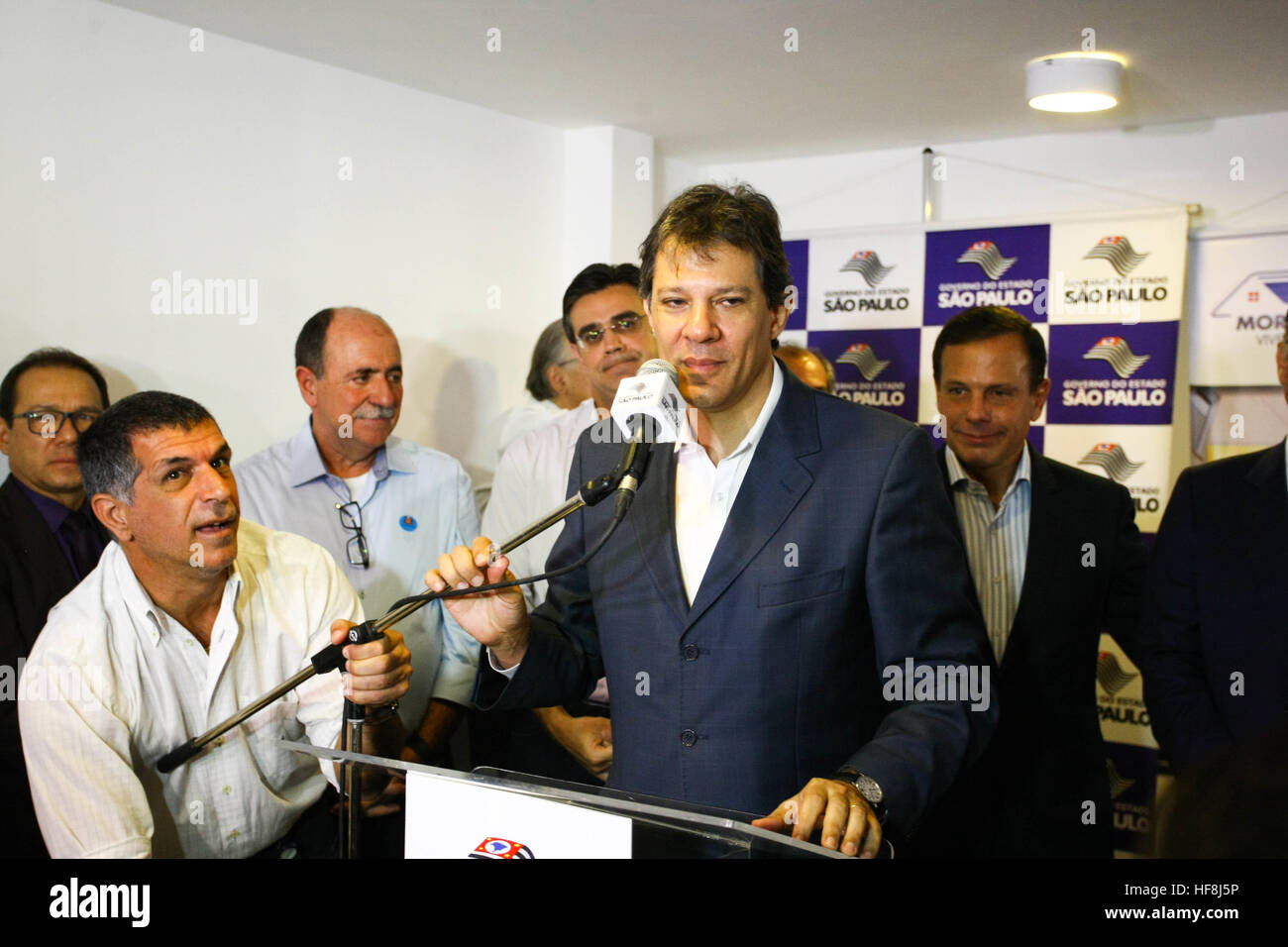 SÃO PAULO, SP - 29.12.2016: ENTREGA DE APARTAMENTOS DA PRIMEIRA PPP - Pictured Mayor Fernando Haddad. Governor Geraldo Alckmin delivered on the morning of Thursday (29), at Rua São Caetano in downtown São Paulo, 126 apartments of the first Public-Private Partnership (PPP) in the country housing for low-income families. They attended the event Mayor Fernando Haddad and the mayor elected John Doria. (Photo: Aloisio Mauricio/Fotoarena) Stock Photo