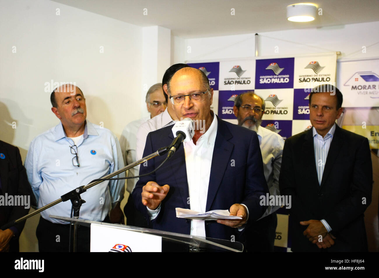 SÃO PAULO, SP - 29.12.2016: ENTREGA DE APARTAMENTOS DA PRIMEIRA PPP - Pictured governor Geraldo Alckmin. Governor Geraldo Alckmin delivered on the morning of Thursday (29), at Rua São Caetano in downtown São Paulo, 126 apartments of the first Public-Private Partnership (PPP) in the country housing for low-income families. They attended the event Mayor Fernando Haddad and the mayor elected John Doria. (Photo: Aloisio Mauricio/Fotoarena) Stock Photo