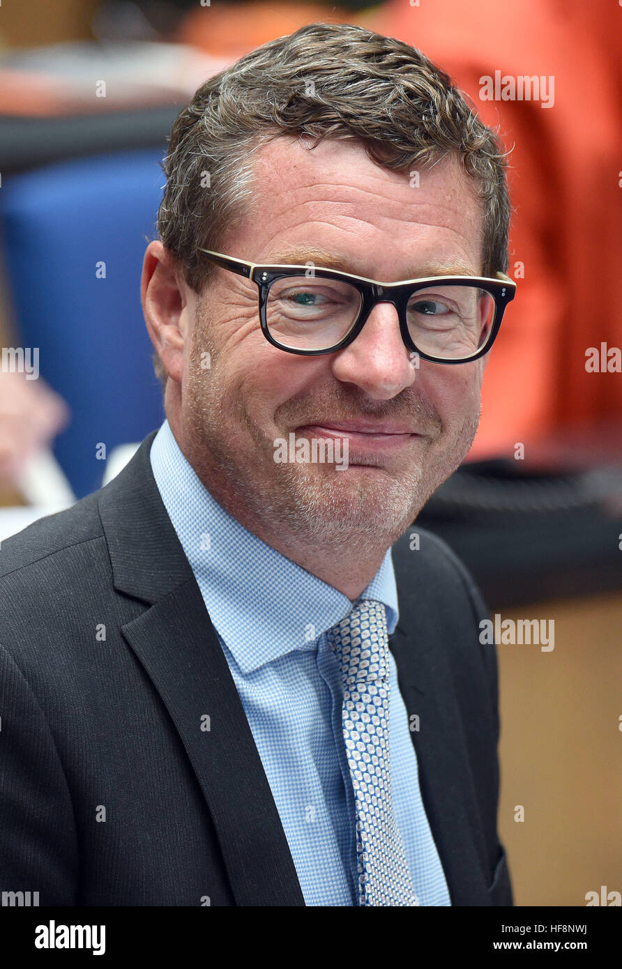 Bonn, Germany. 13th June, 2016. Publisher of the German tabloid 'Bild', Kai Diekmann, attends the awarding of the 'Freedom of Speech Award' to the editor in chief of the Turkish newspaper 'Huerriyet', Sedat Ergin, during the Deutsche Welle Global Media Forum in Bonn, Germany, 13 June 2016. Photo: Henning Kaiser/dpa | usage worldwide/dpa/Alamy Live News Stock Photo