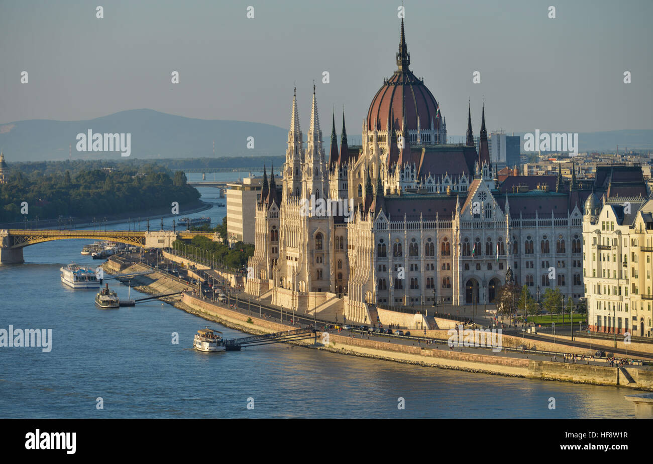Parlamentsgebaeude Donau Budapest Ungarn Parliament Building The Stock Photo Alamy