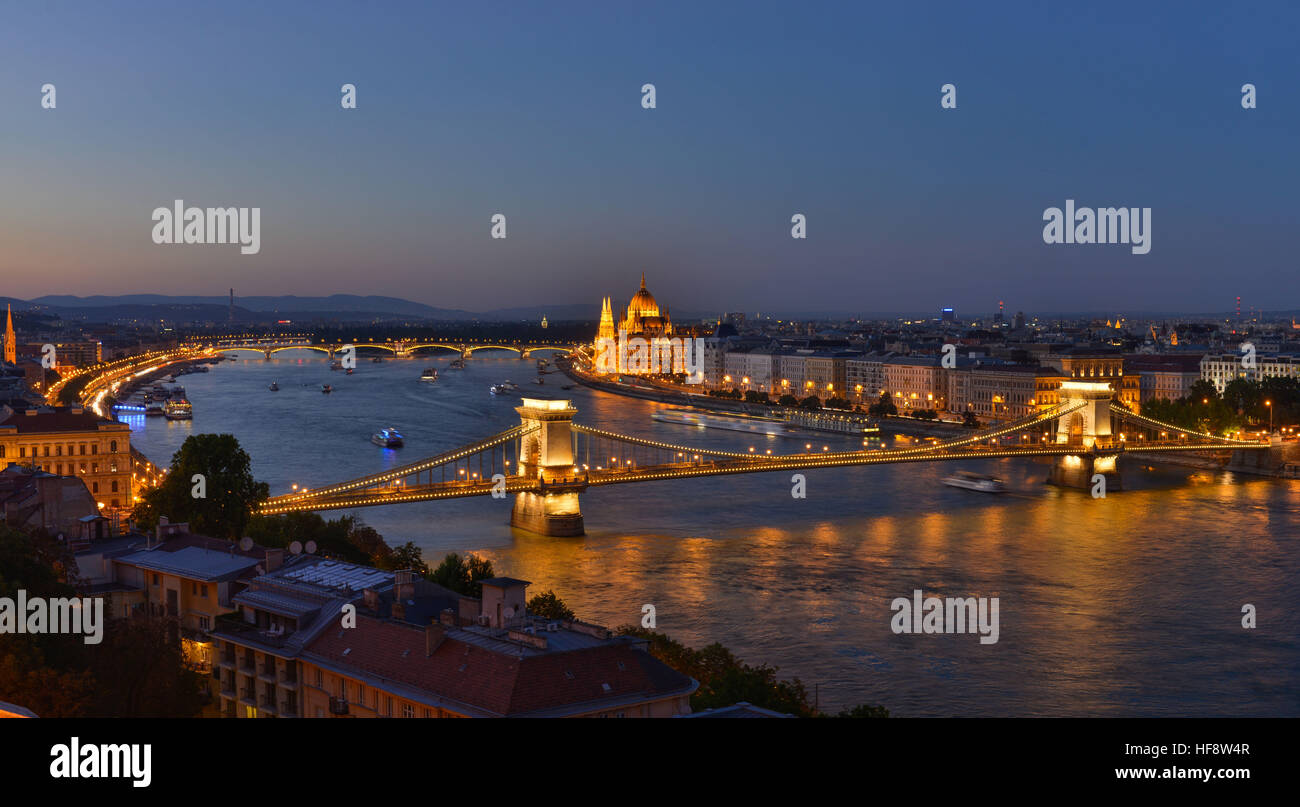 Kettenbruecke, Parlament, Donau, Budapest, Ungarn, Suspension bridge, parliament, the Danube, Hungarian Stock Photo