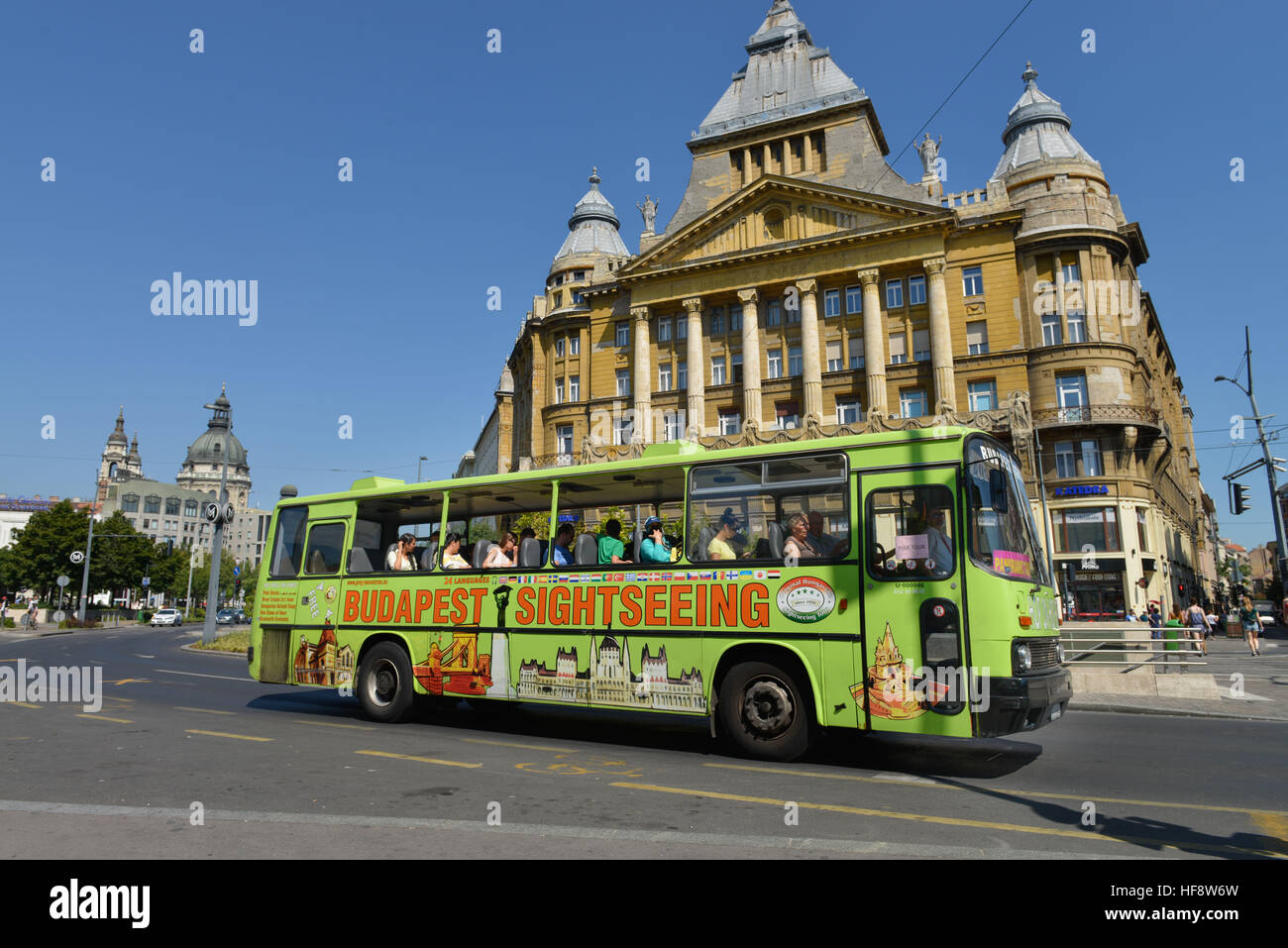 Bus, Karoly koerut, Budapest, Ungarn, Coach, Hungary Stock Photo