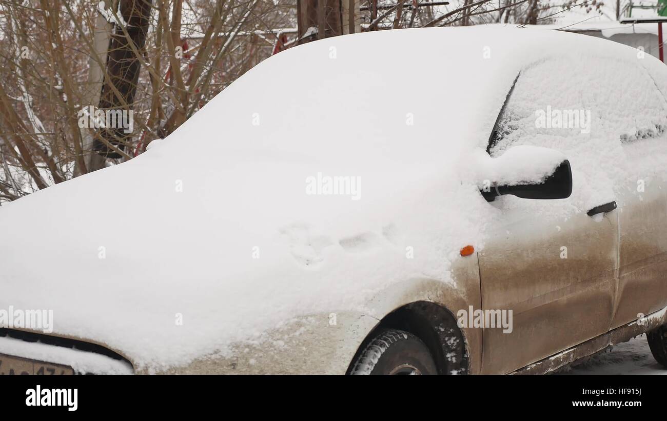 car under snow in the winter bad weather Stock Photo Alamy