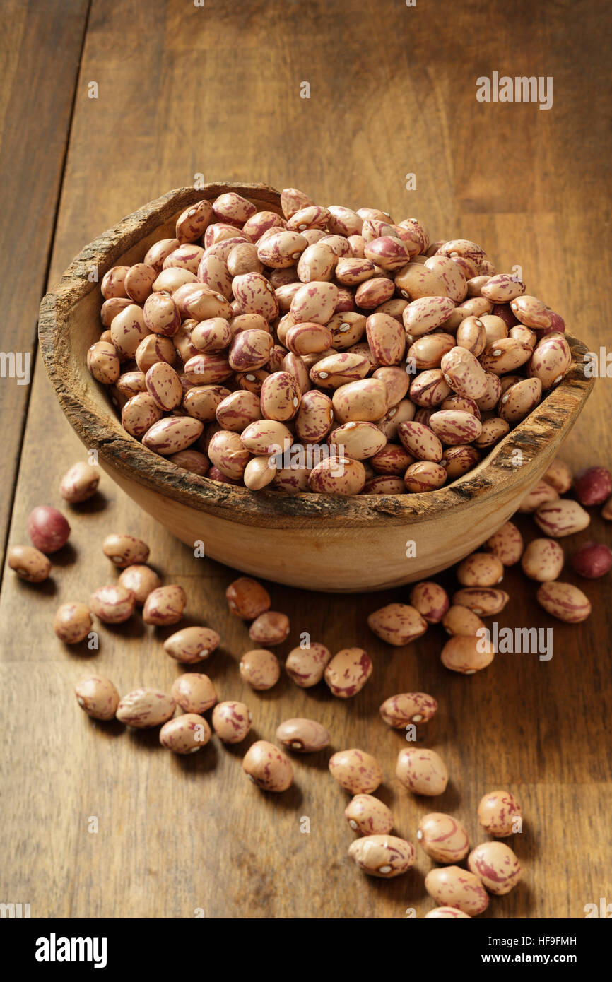 Pinto beans dried Stock Photo Alamy