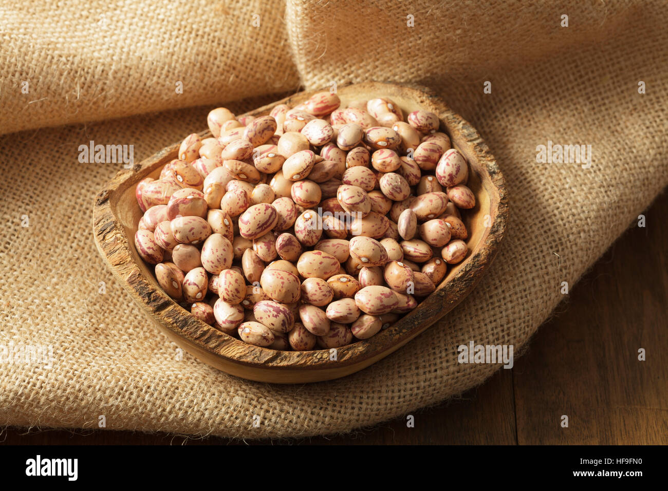 Pinto beans dried Stock Photo Alamy