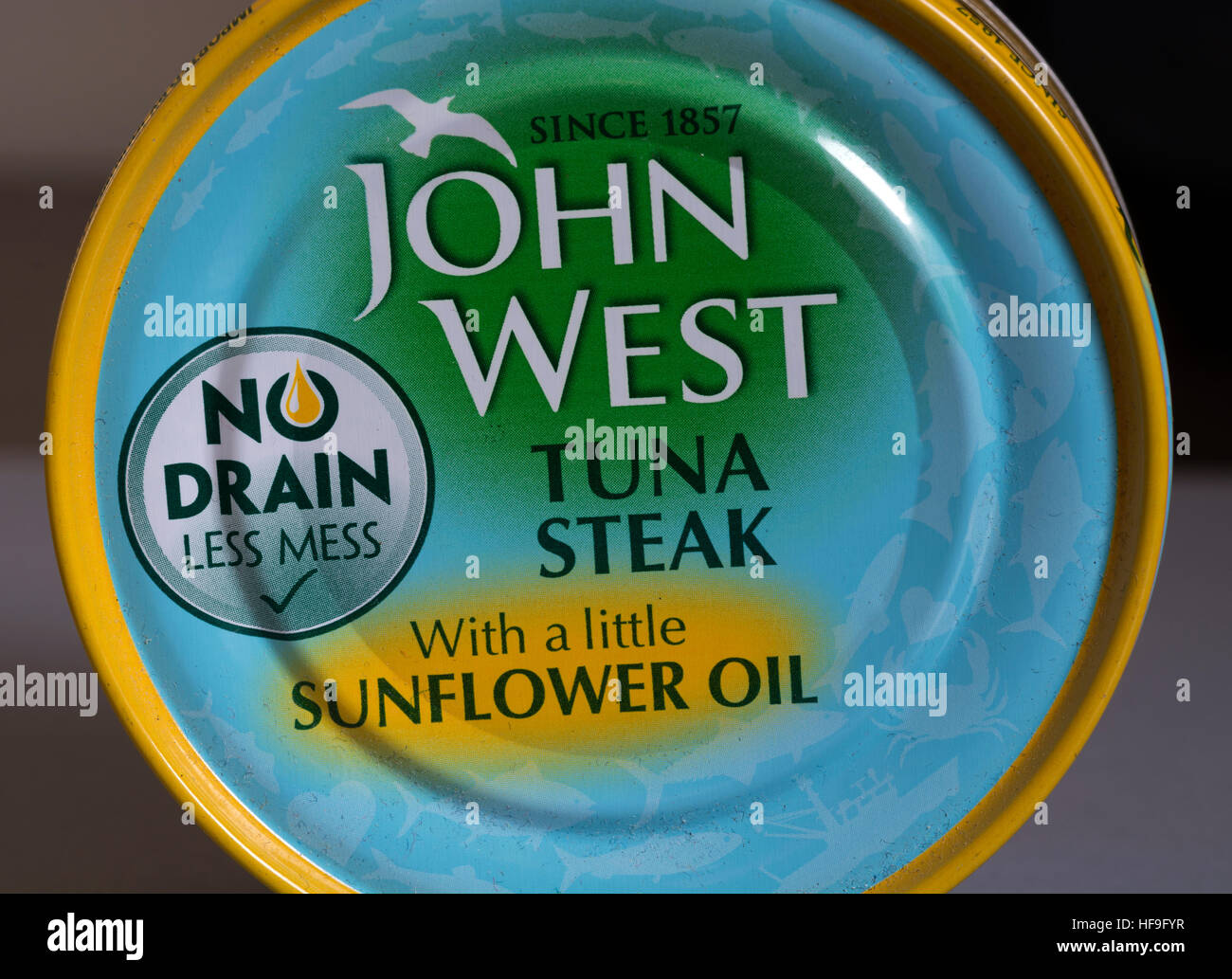 Tuna steak tinned fish tin canned can hires stock photography and