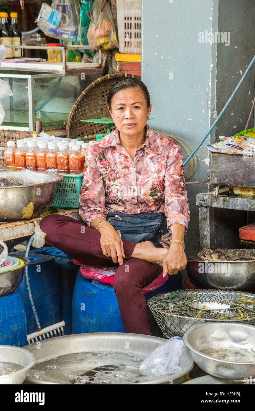 Phnom Penh shopping centre fish vendor Stock Photo