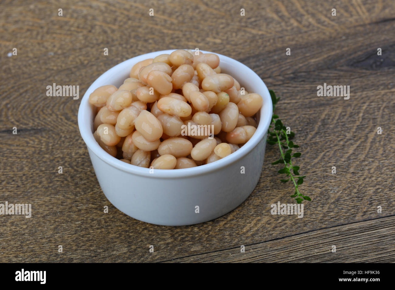 White canned kidney beans in the bowl Stock Photo Alamy