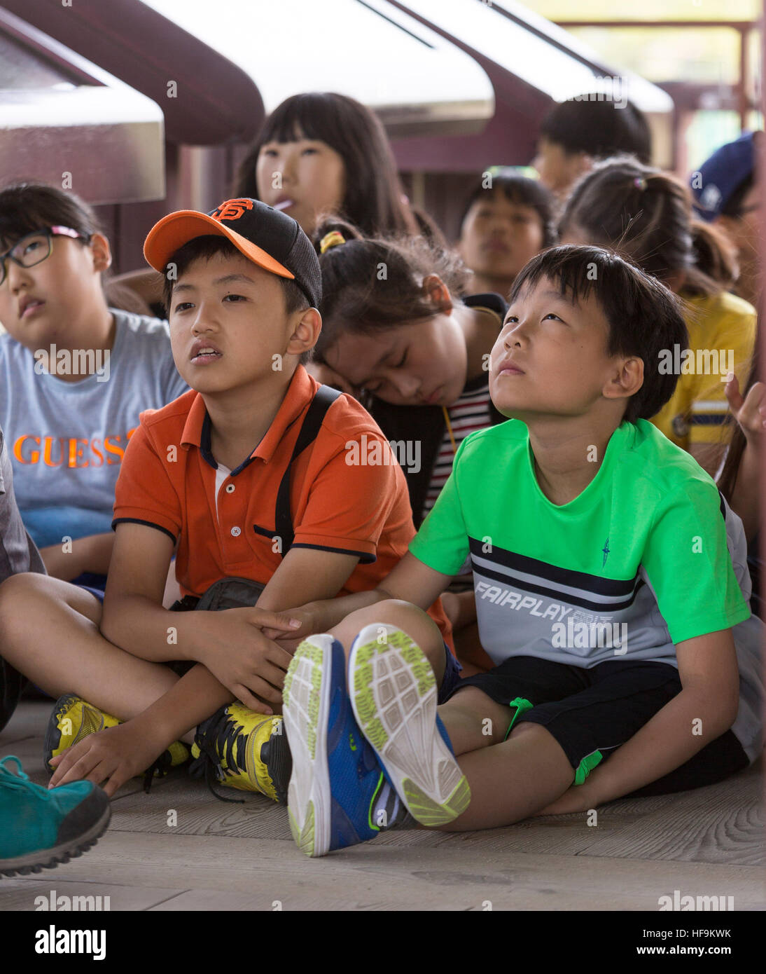 Child not paying attention in class hi-res stock photography and images ...