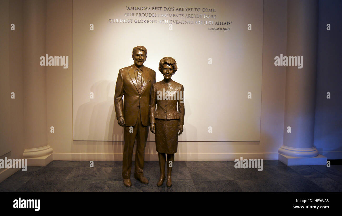 SIMI VALLEY, CALIFORNIA, UNITED STATES - OCT 9, 2014: Statues of Ronald and Nancy Reaga at the Presidential Library Museum Stock Photo