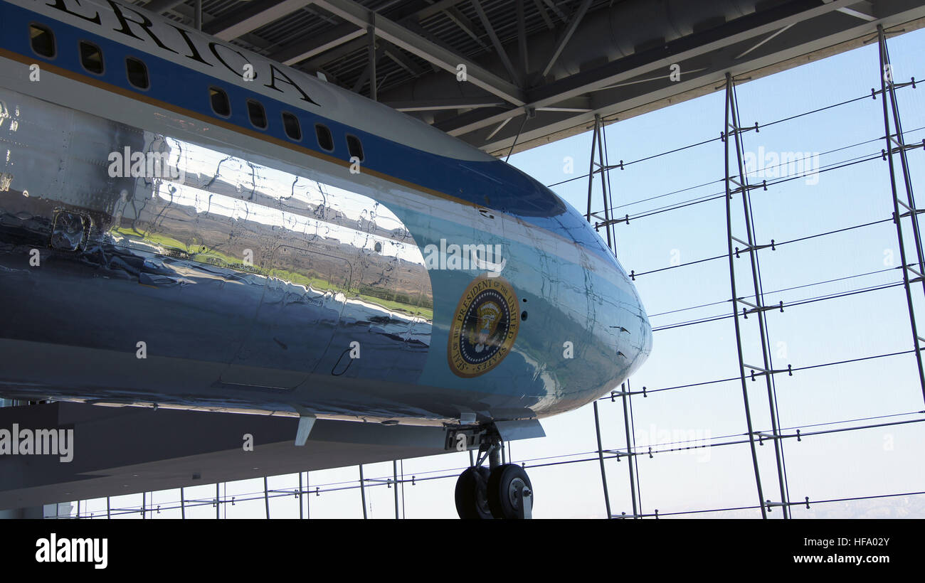 SIMI VALLEY, CALIFORNIA, UNITED STATES - OCT 9, 2014: Air Force One Boeing 707 and Marine 1 on display at the Reagan Presidential Library Stock Photo