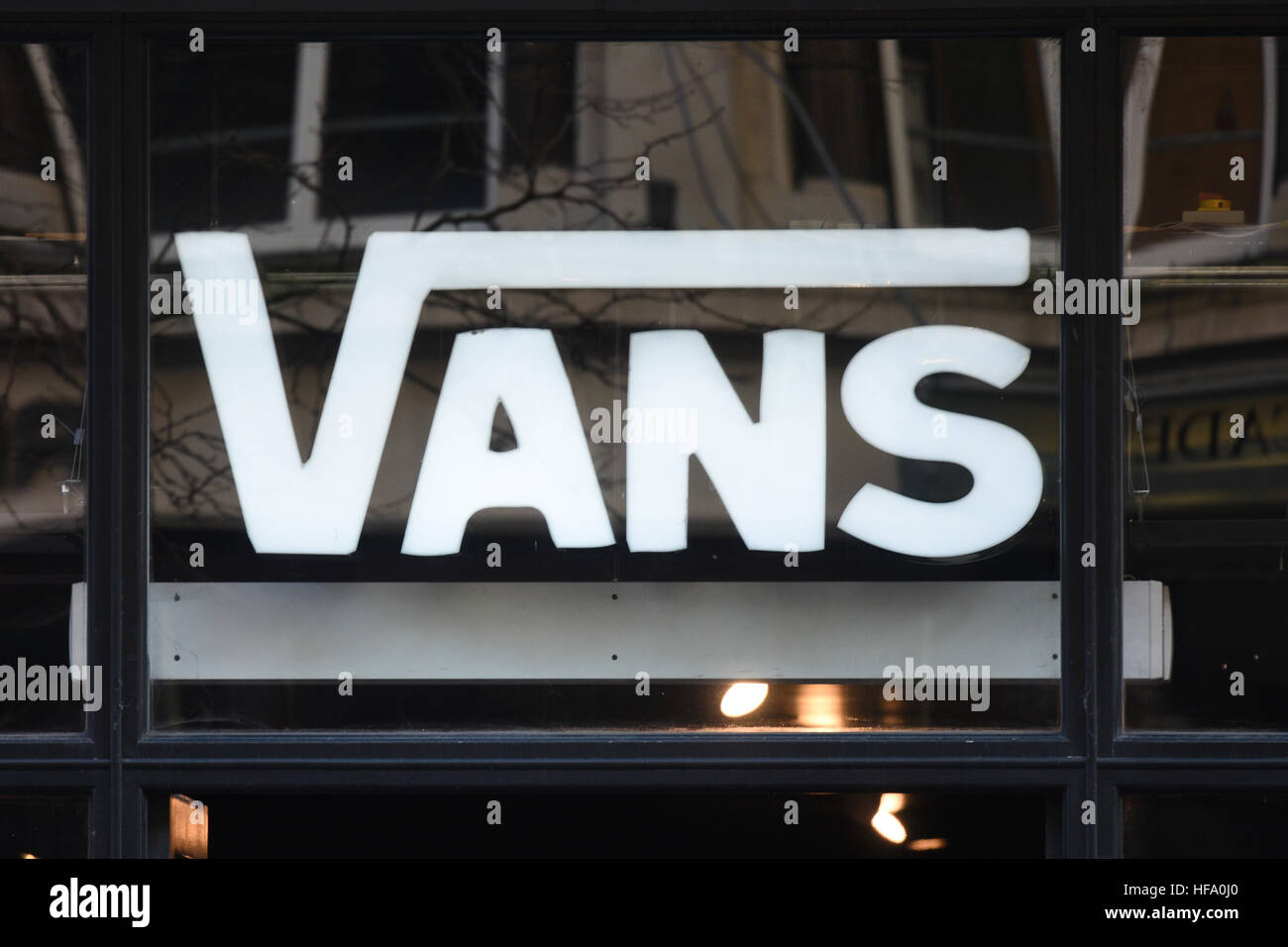 Logo vans hi-res stock photography and images - Alamy
