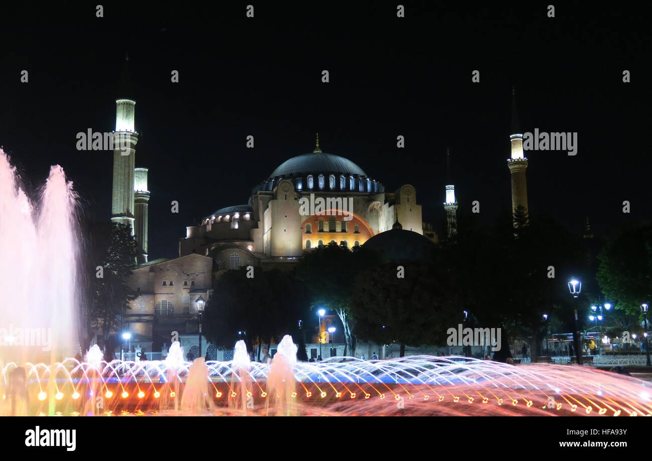 Fountain in front of Hagia Sophia Museum at Night, in Istanbul, Turkey ...