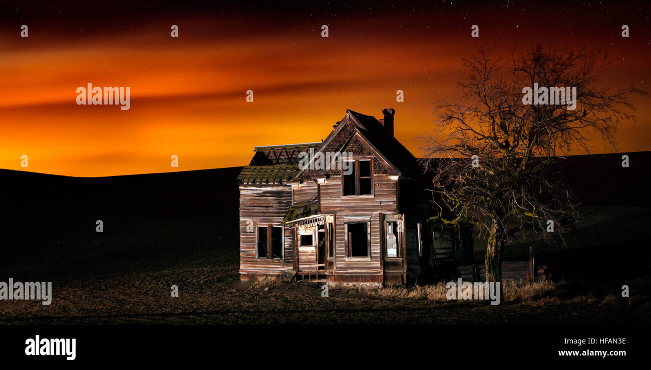 Old abandoned farm house hires stock photography and images Alamy
