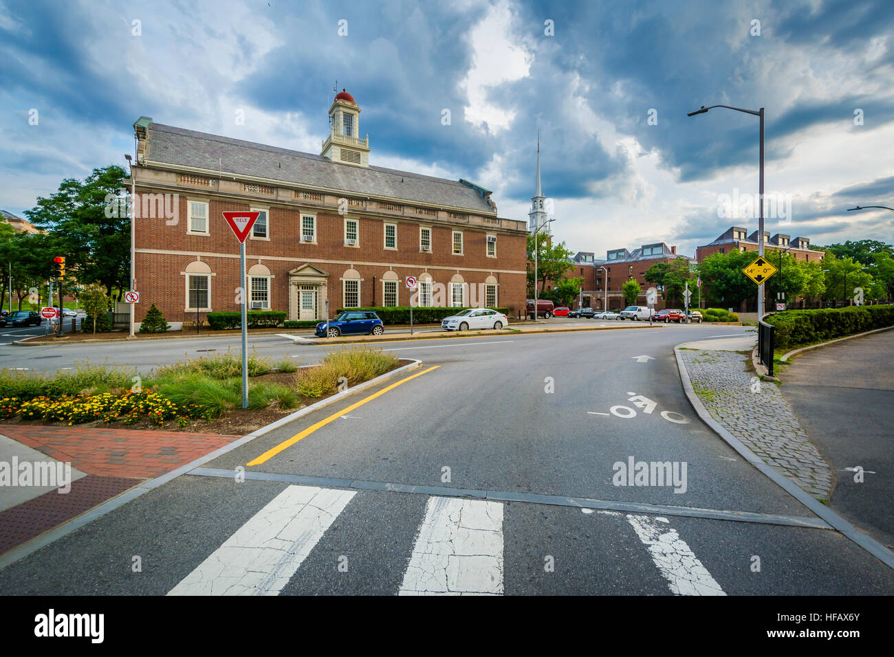 The intersection of Quincy Street and Cambridge Street, in Cambridge, Massachusetts Stock Photo