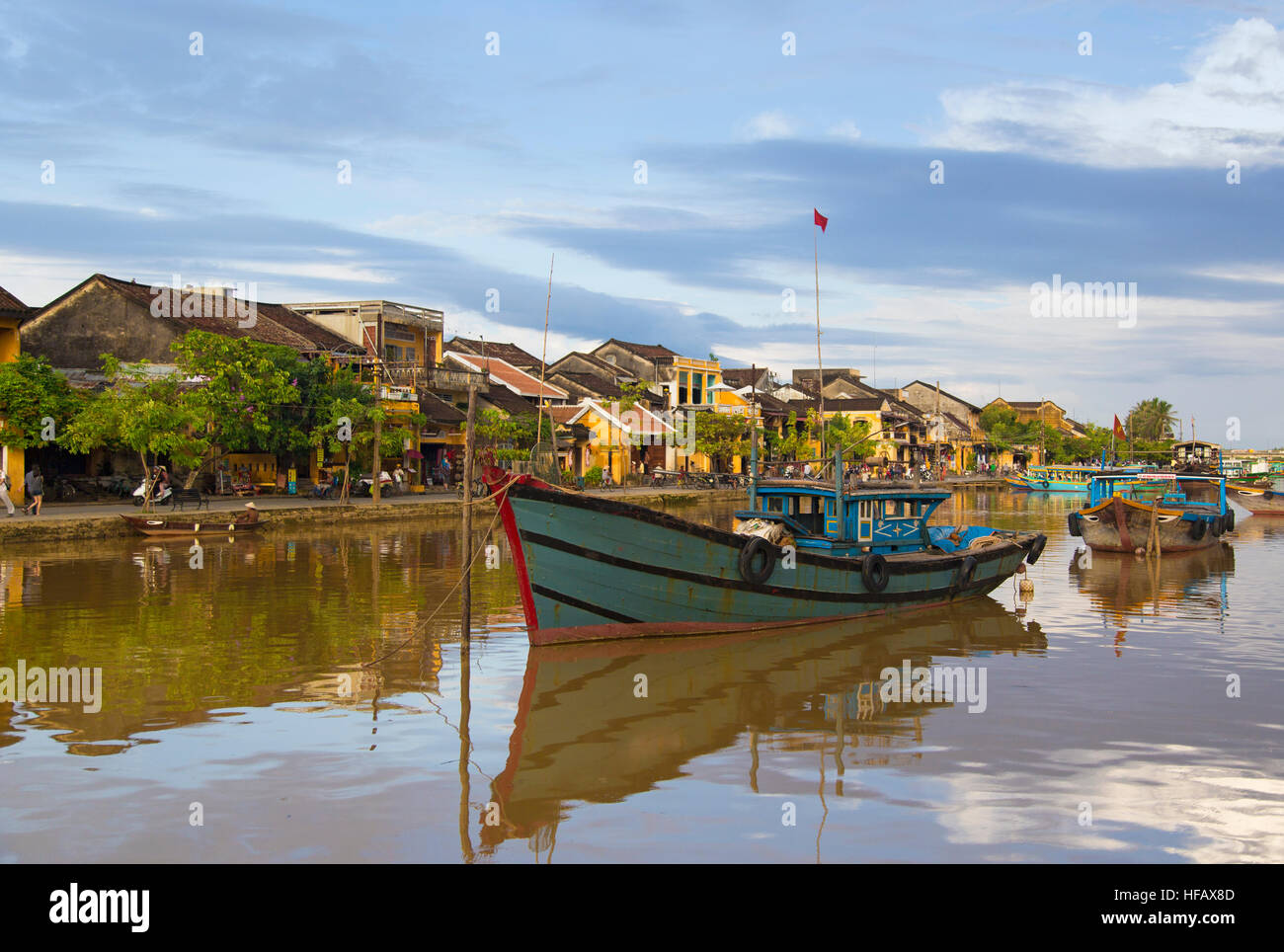Vietnam house boat hires stock photography and images Alamy
