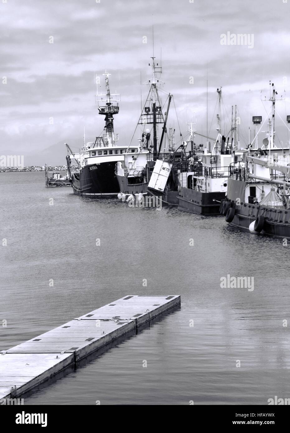 Black and white ship hi-res stock photography and images - Alamy