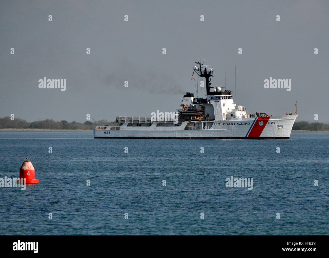 Coast guard cutter reliance hi-res stock photography and images