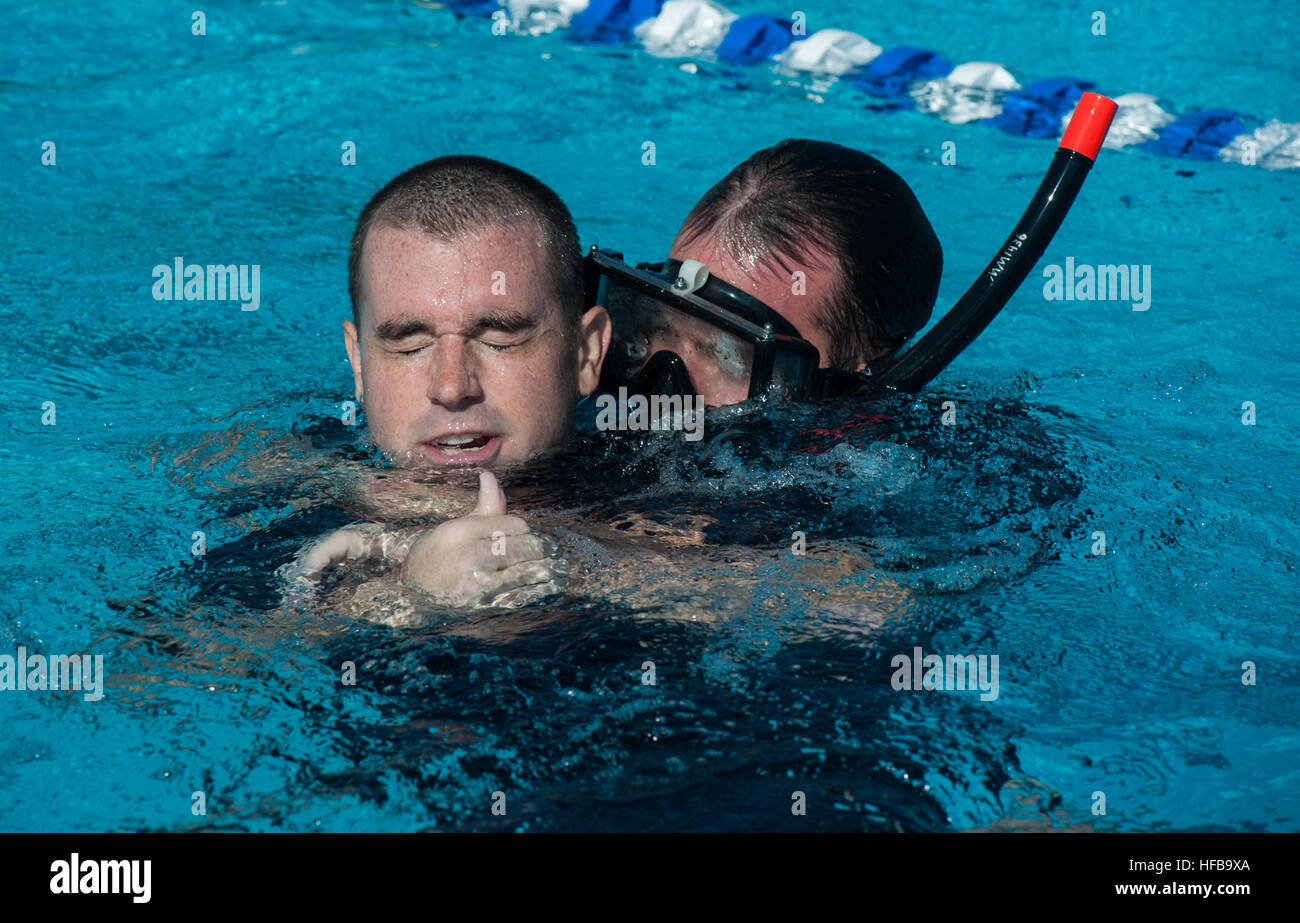 U s navy rescue sar swimmers hires stock photography and images Alamy
