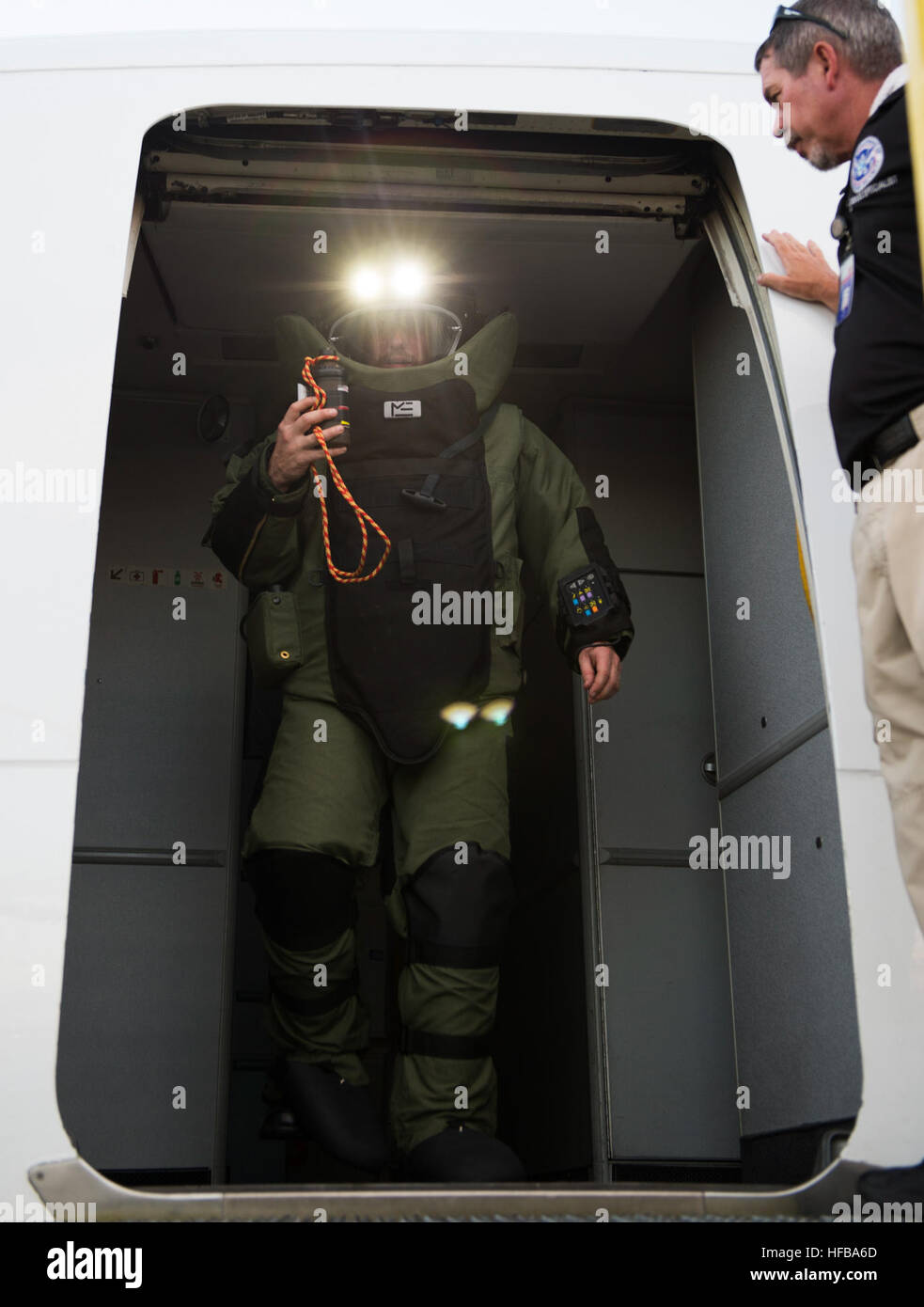 Removing aircraft bomb hi-res stock photography and images - Alamy