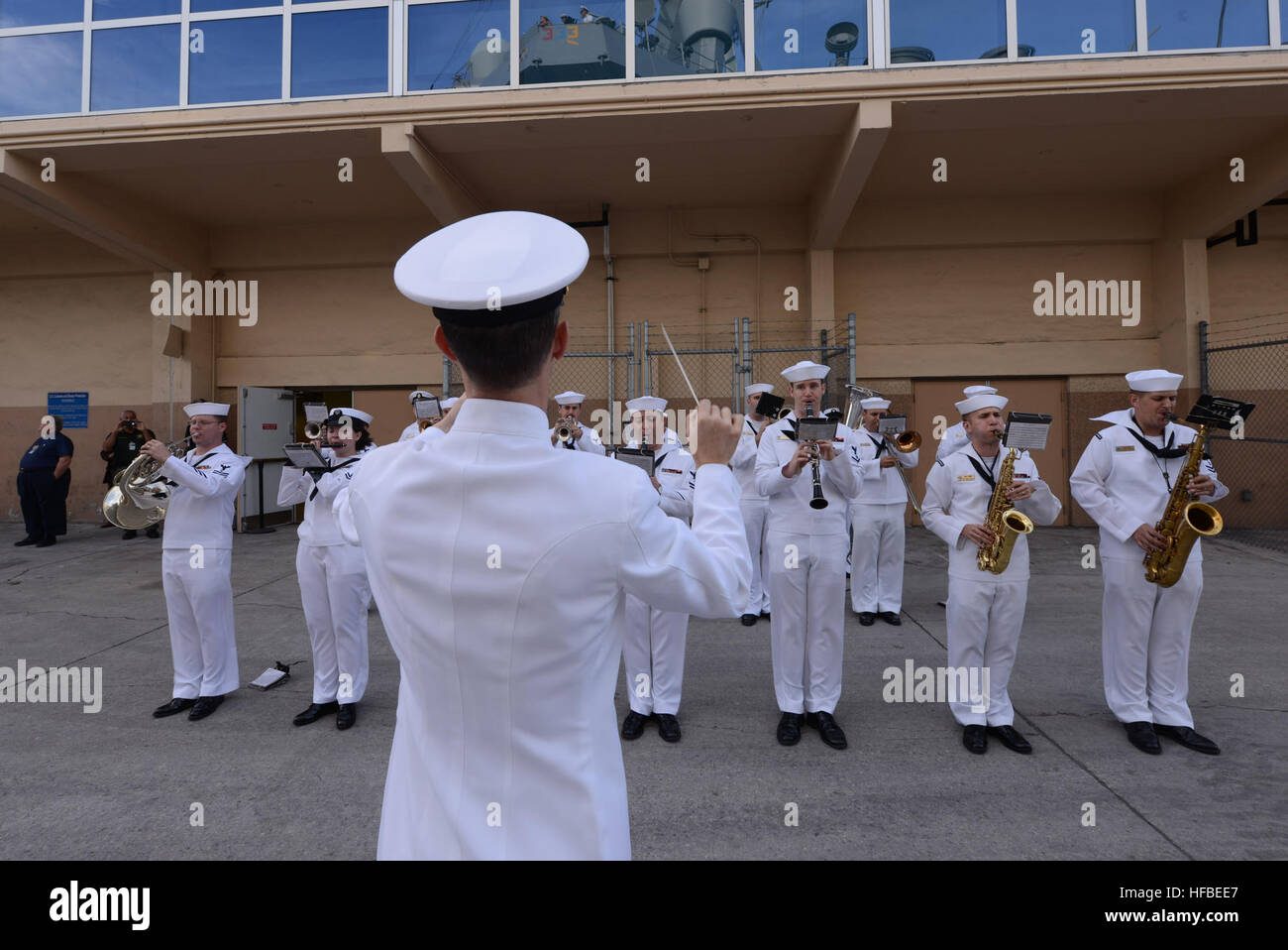 Coast guardsmen from port hi-res stock photography and images - Alamy