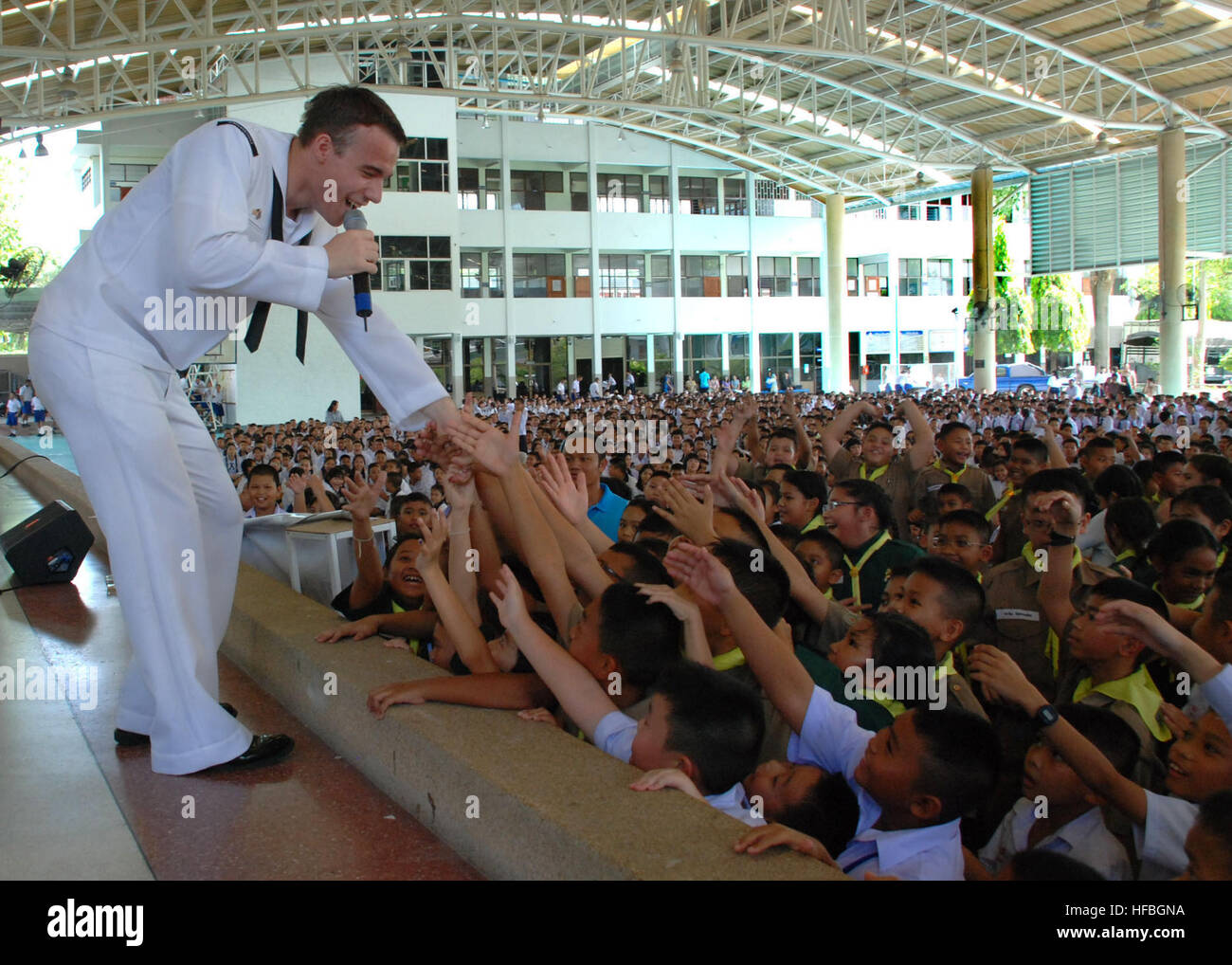 U S Navy Musician 3rd Class Gabriel Brown Hi Res Stock Photography And Images Alamy