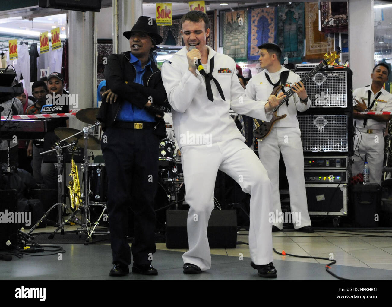 U S Navy Musician 3rd Class Gabriel Brown Hi Res Stock Photography And Images Alamy