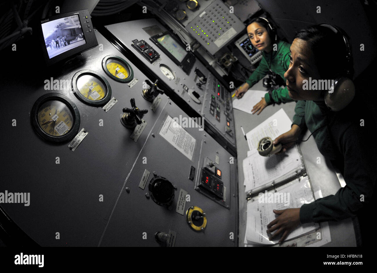 U s navy aviation boatswains mate equipment airman vernice rendon hi