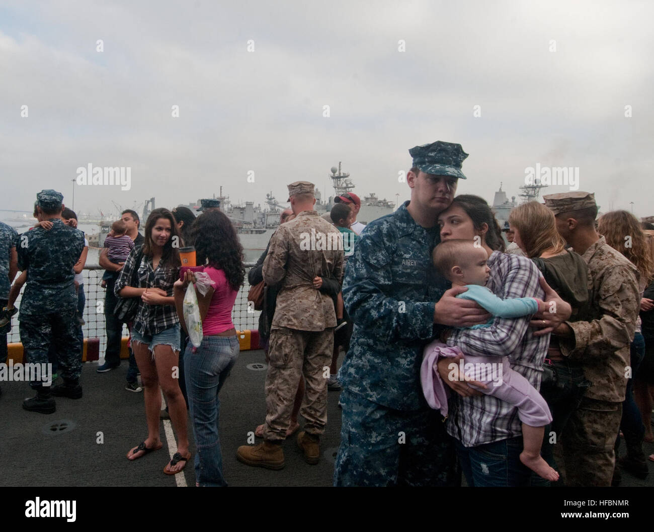 Sailors and Marines aboard amphibious assault ship USS Peleliu (LHA 5 ...