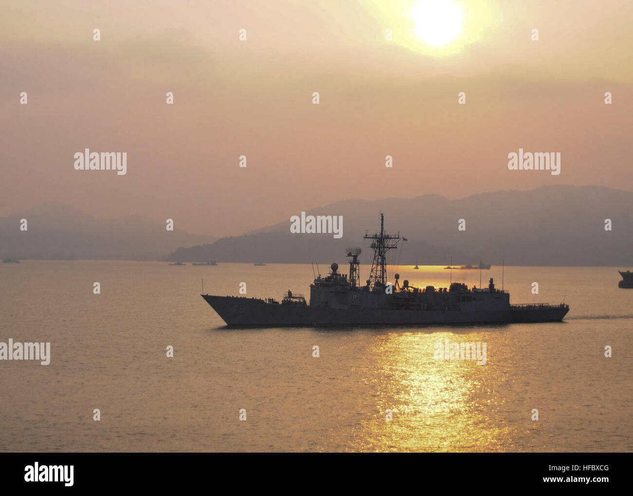 The guided-missile frigate USS Vandegrift (FFG 48) transited off Palau ...