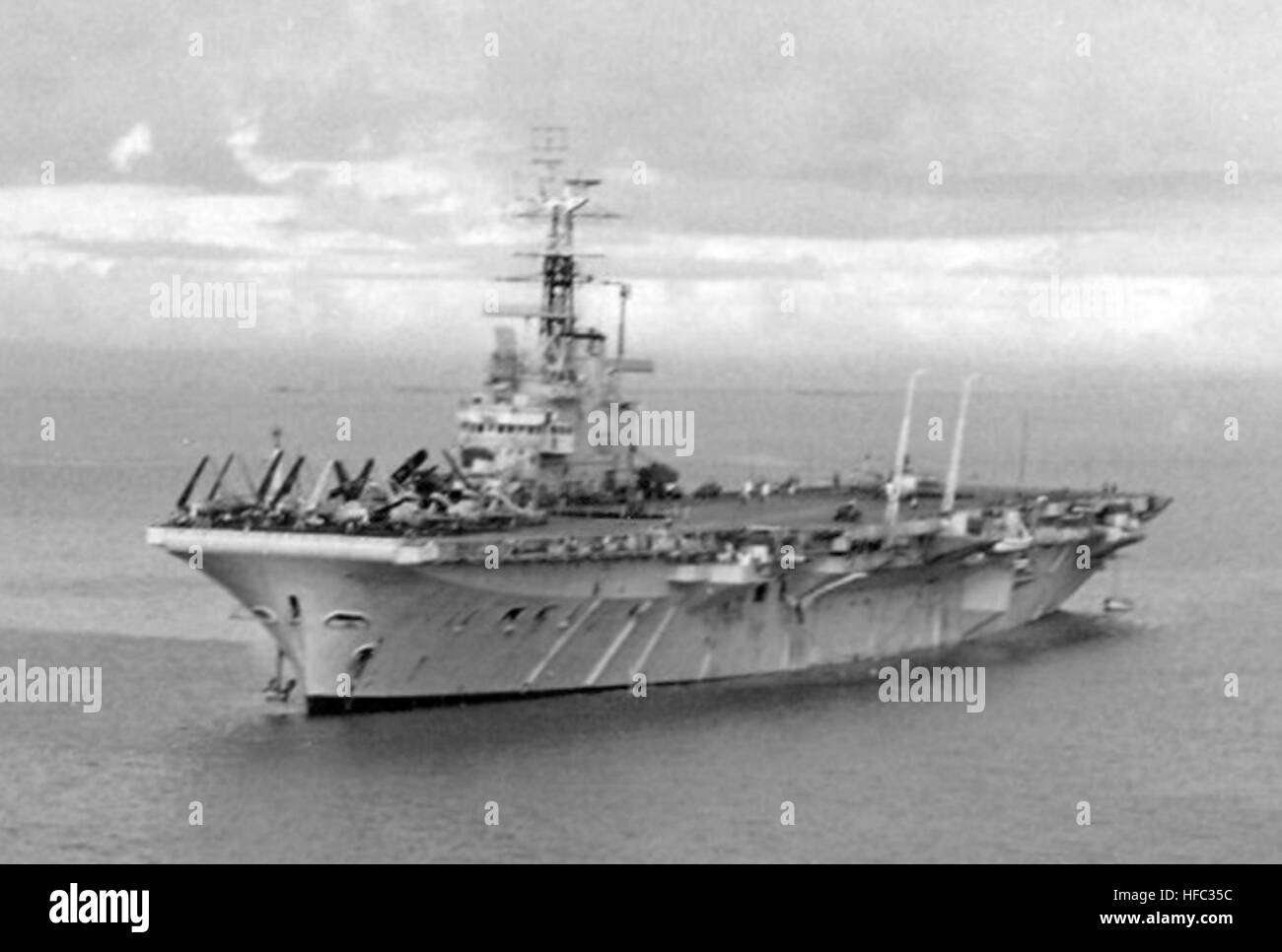 HMS Bulwark (R08) at Singapore 1958 Stock Photo