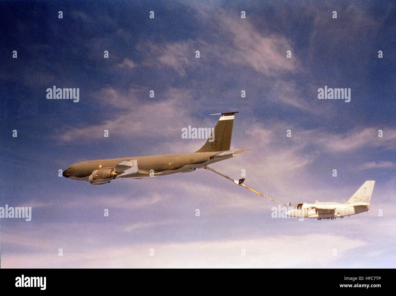 KC135R refueling ES3A Stock Photo Alamy