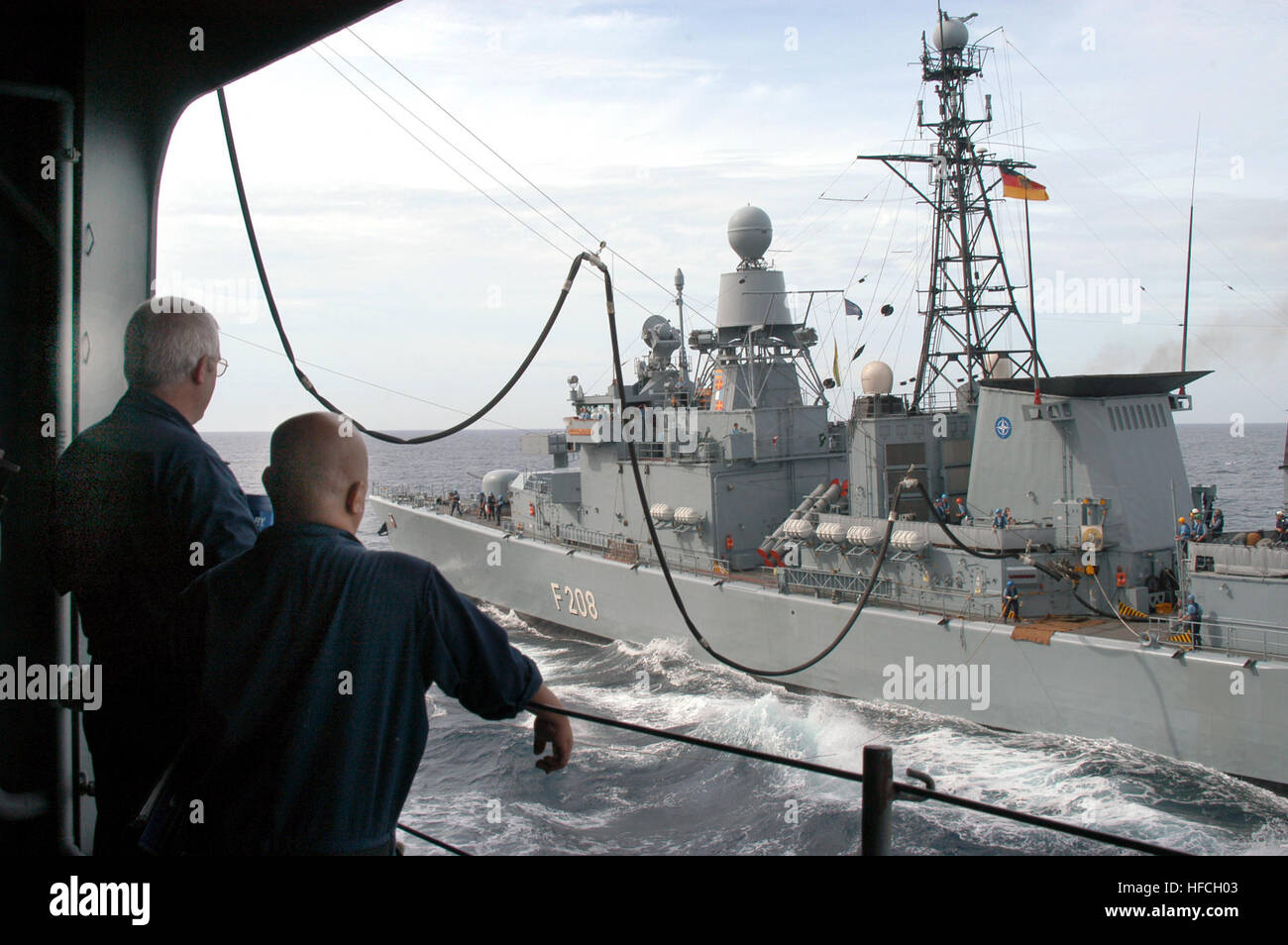 040927-N-6616W-001 Atlantic Ocean (Sept. 27,2004) Ð German Navy frigate FGS Niedersachsen (F 208