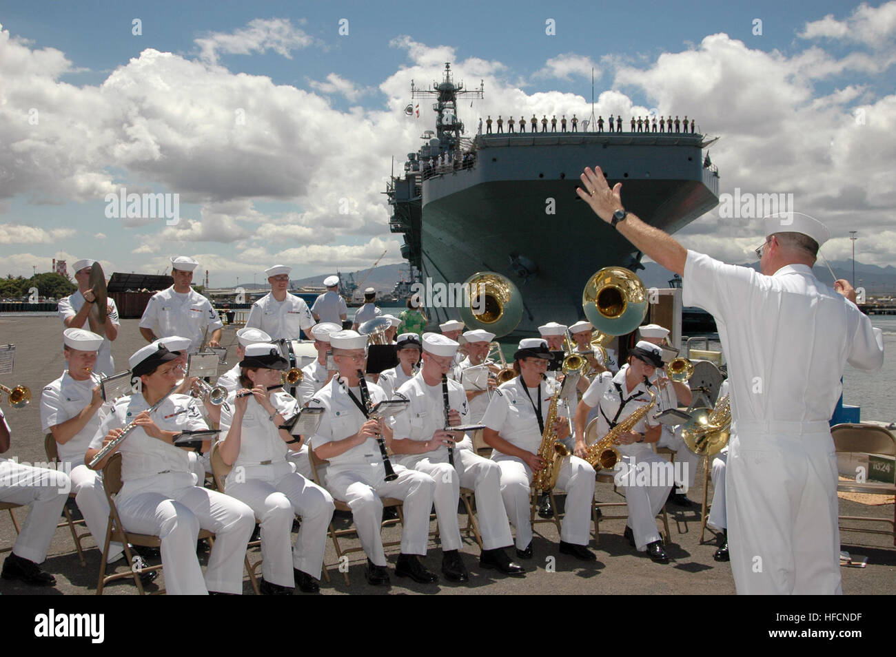 Pier Side Farewell Ceremony High Resolution Stock Photography And Images Alamy