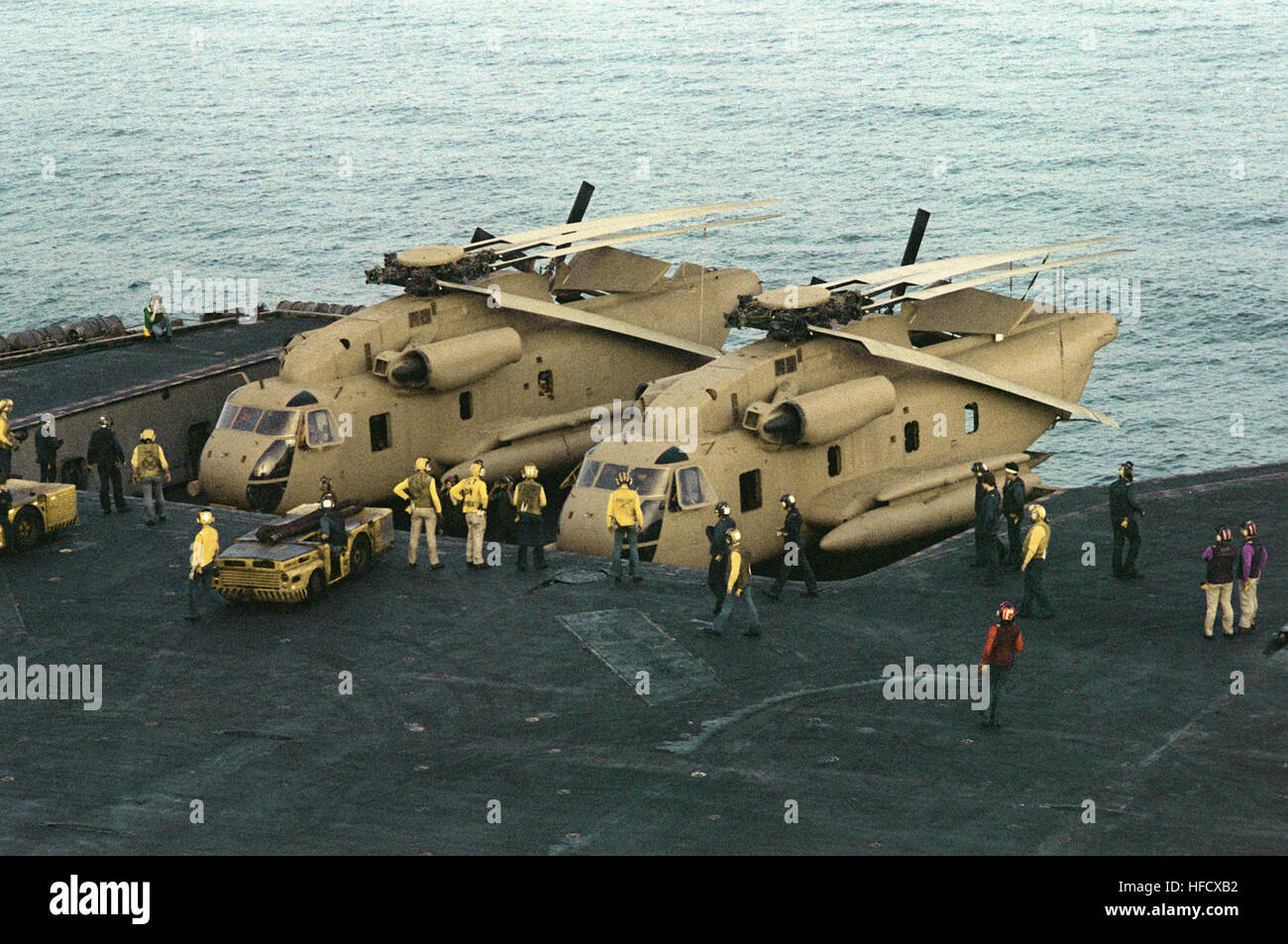 Crewmen aboard the nuclearpowered aircraft carrier USS NIMITZ (CVN68