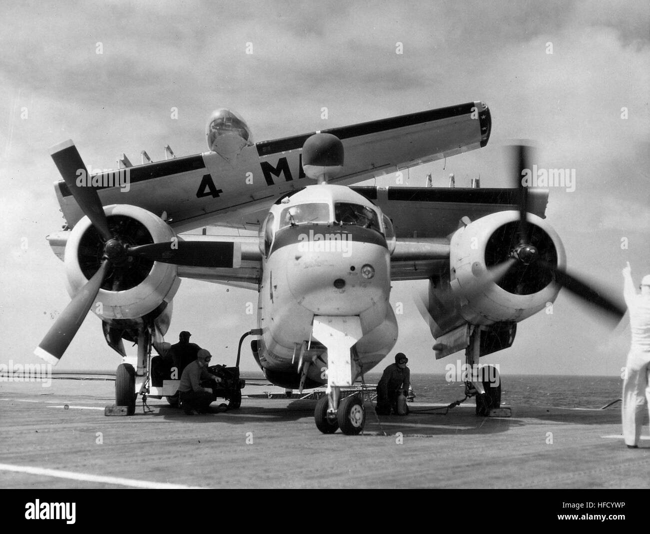 Aircraft carrier uss tarawa Black and White Stock Photos & Images - Alamy