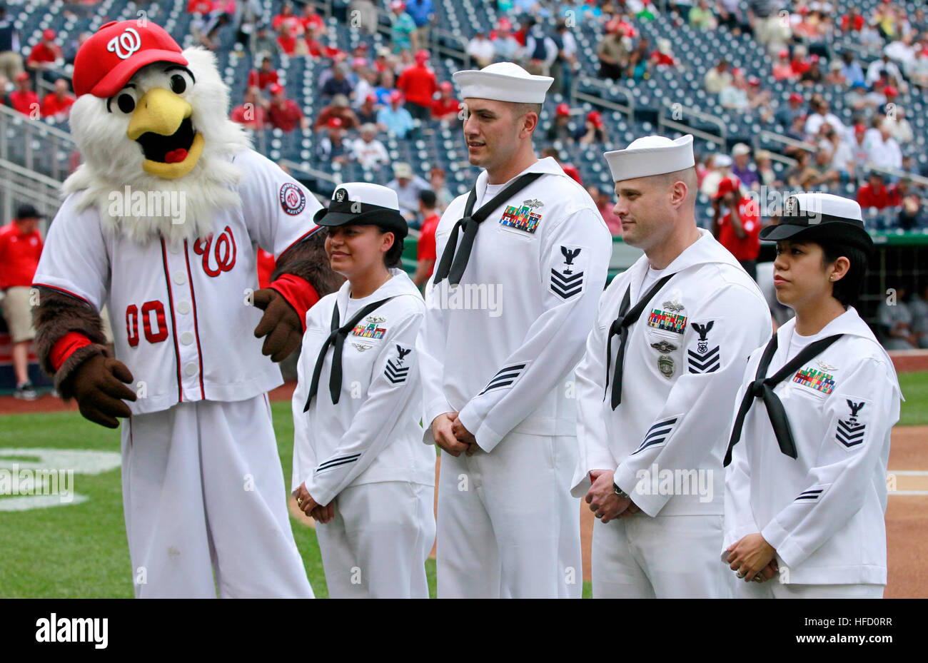 Mascots on pitch hi-res stock photography and images - Page 3 - Alamy